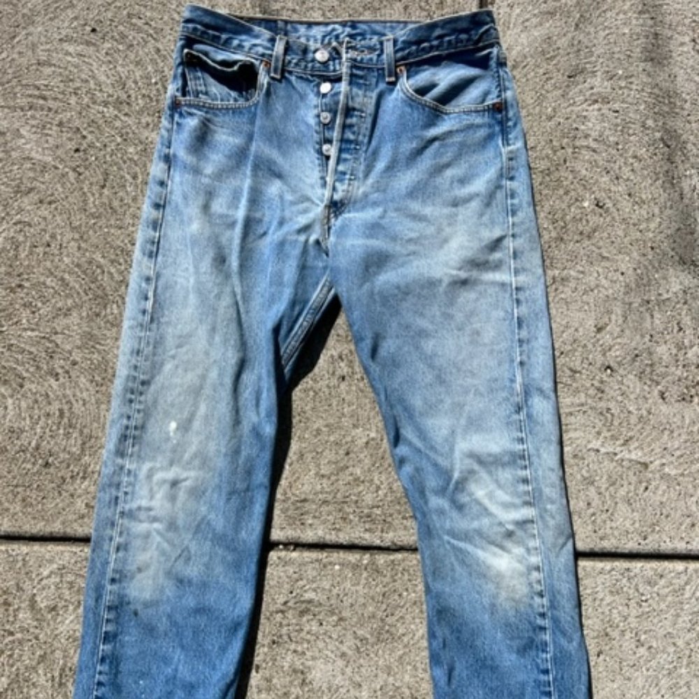 Classic original Levis 501 buttonfly jeans, 32 x 34